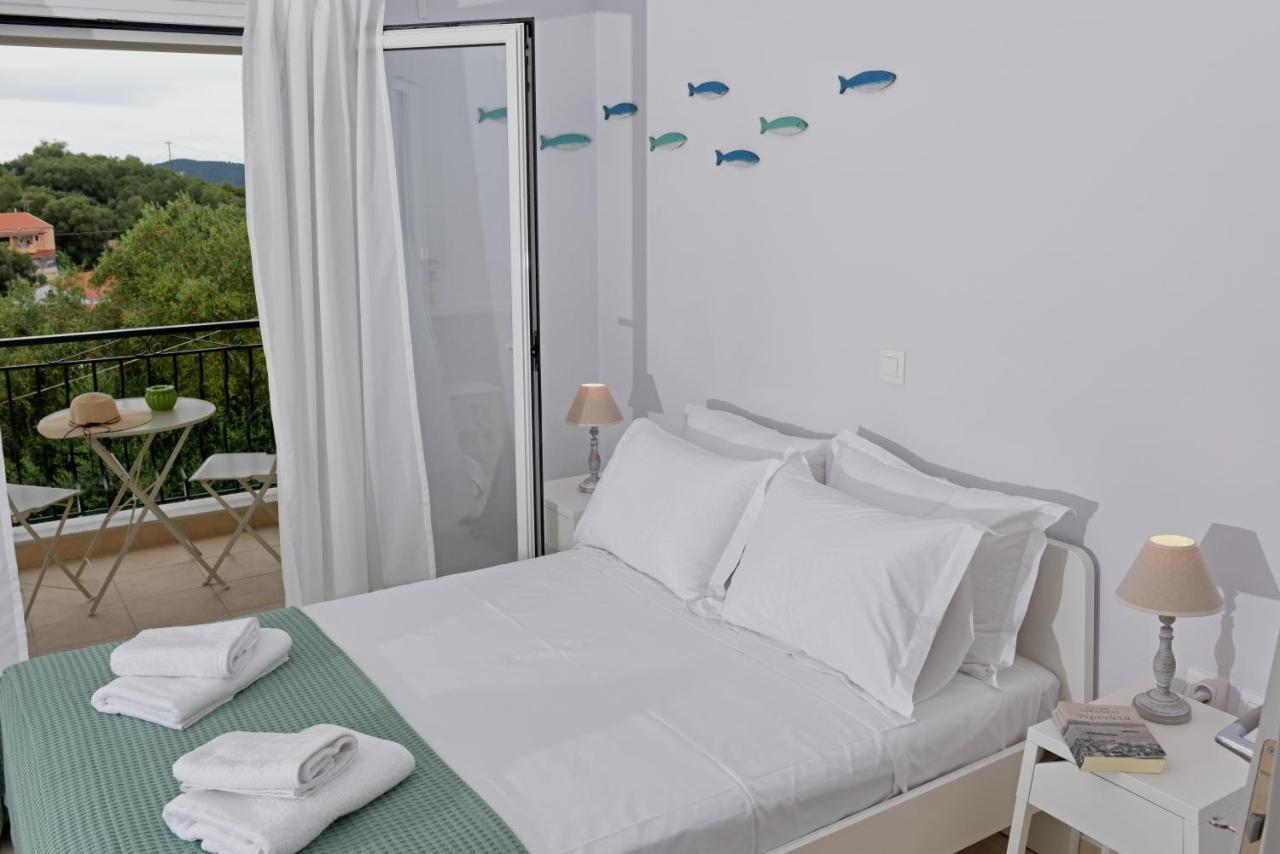Giorgos & Maria Villas Agios Matthaios  Exterior photo